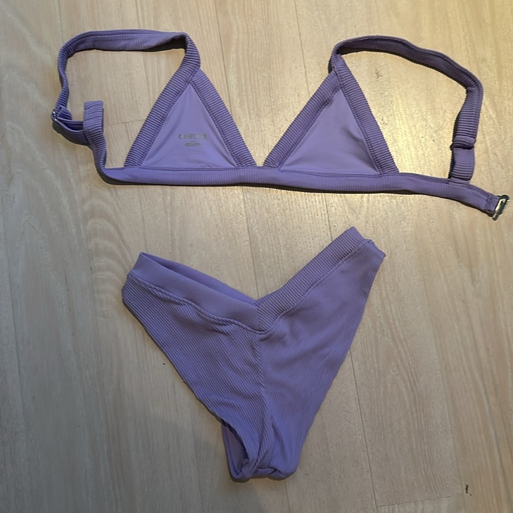 ONEONE lavendar bikini - Picture 4 of 7